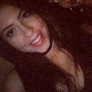 Meet your Posher, Mona